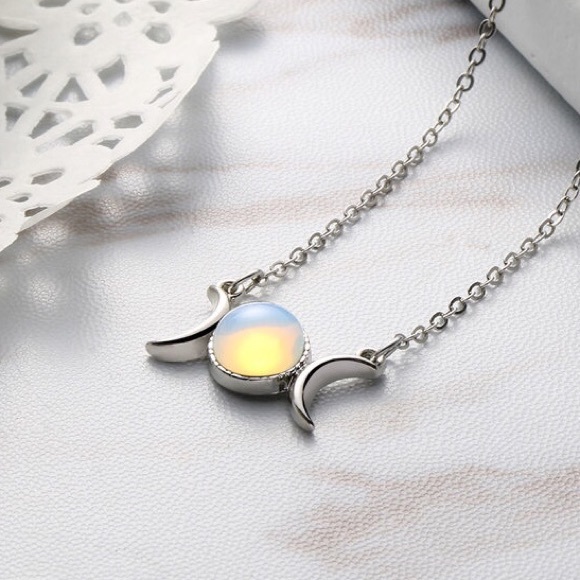❗️2 left❗️Crescent Moon Genuine Stone Necklace - Picture 5 of 8